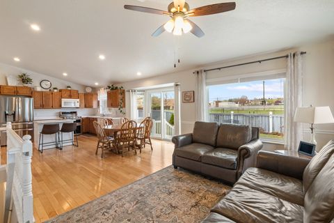 Tiny photo for 1021 E 70 N, American Fork, UT 84003 (MLS # 2148024)