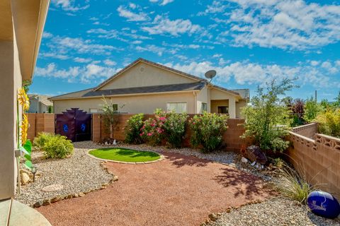 Tiny photo for 687 N 380 W, La Verkin, UT 84745 (MLS # 2158932)