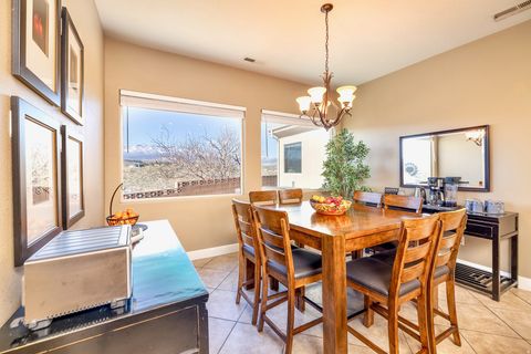 Tiny photo for 687 N 380 W, La Verkin, UT 84745 (MLS # 2158932)