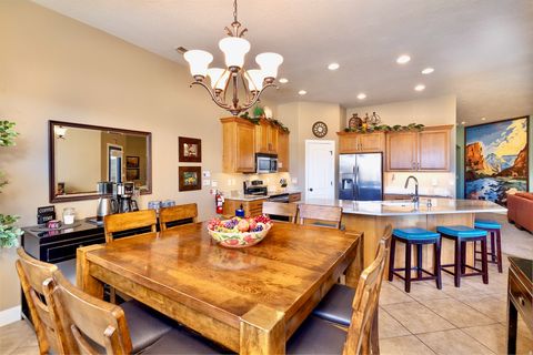 Tiny photo for 687 N 380 W, La Verkin, UT 84745 (MLS # 2158932)