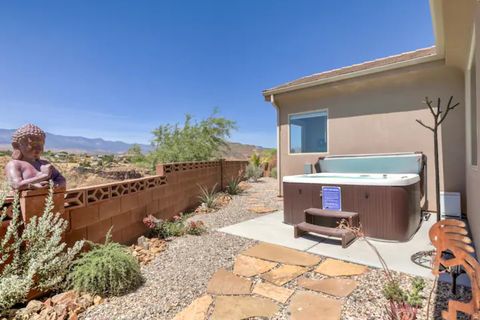 Tiny photo for 687 N 380 W, La Verkin, UT 84745 (MLS # 2158932)
