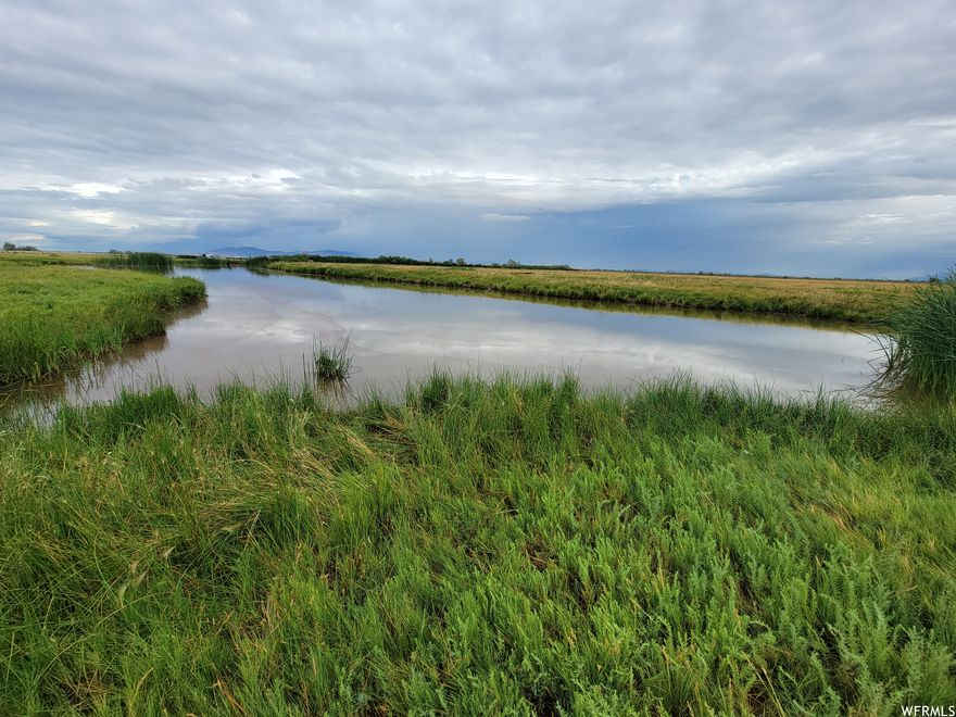 This project is a 136 lots, totaling 140 acres that is currently in the approval process with the city. We are currently working through pre-approvals for 5 phases.  Seller is looking for someone that is looking for a full project and purchasing out all 5 phases, or a couple buyers to individually buy out the phases.   Pricing is per acre and includes water. This property consists of 7 parcels, all taxes shown in this listing are estimated. Agent to double check on exact acreage. Call for more details.