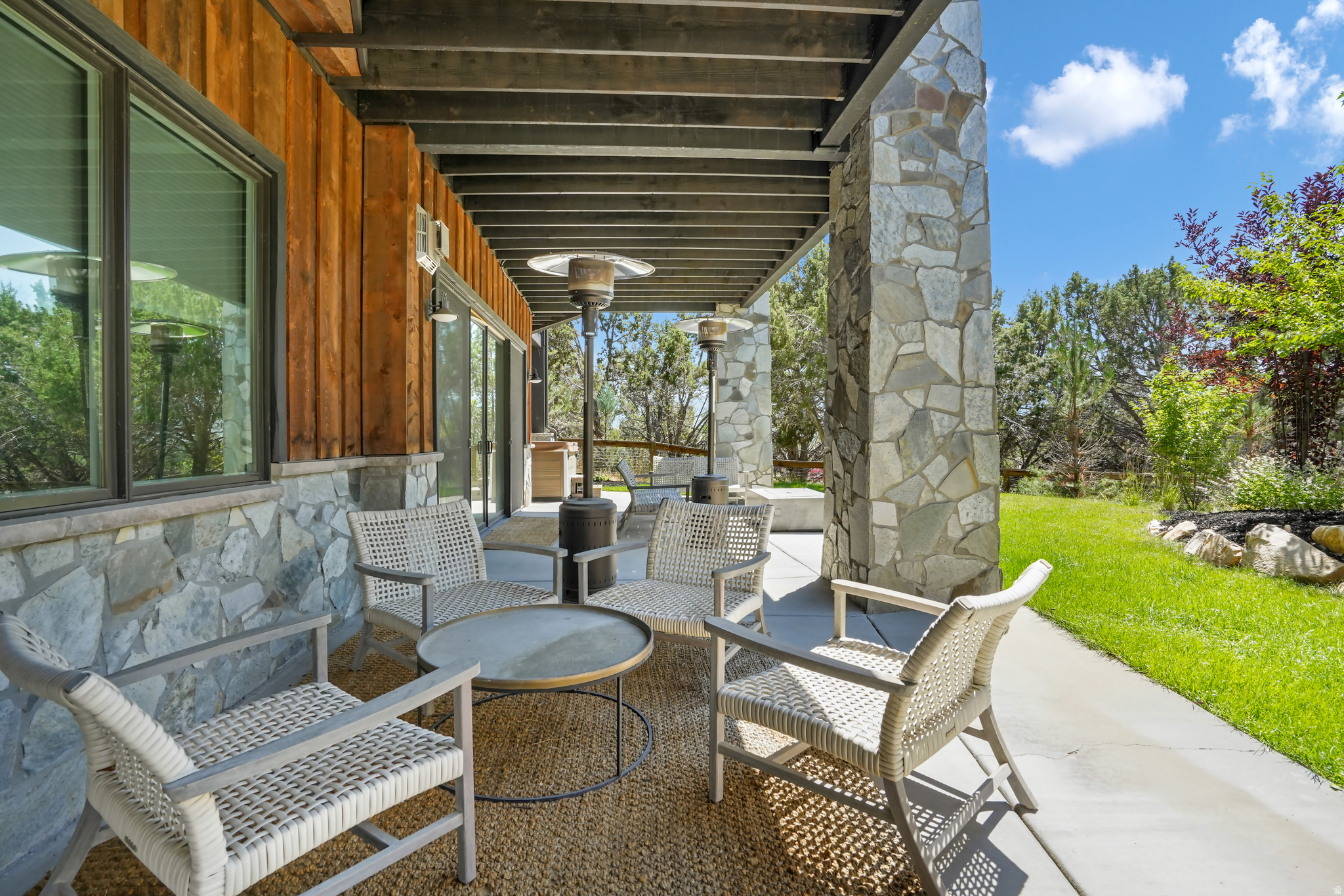 RED LEDGES - Residential
