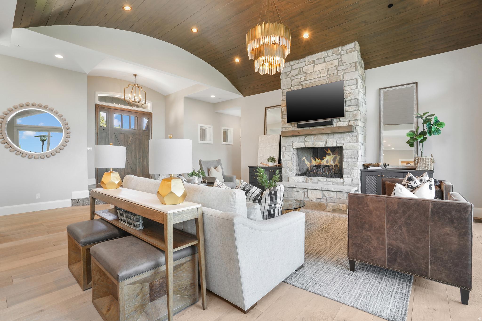 RED LEDGES - Residential