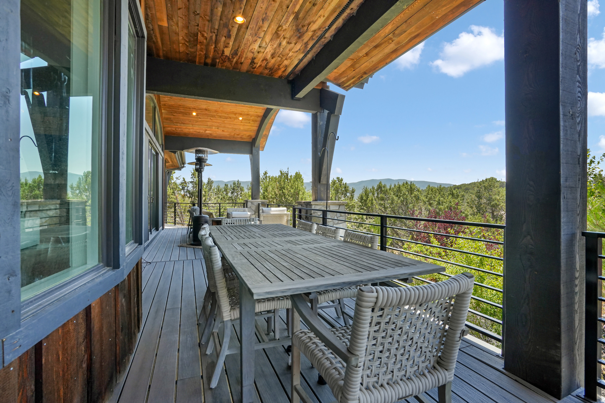 RED LEDGES - Residential