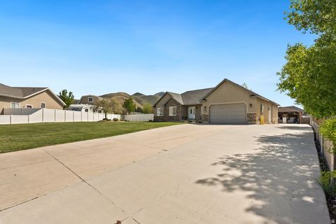 Tiny photo for 1096 S 350 E, Payson, UT 84651 (MLS # 2153365)