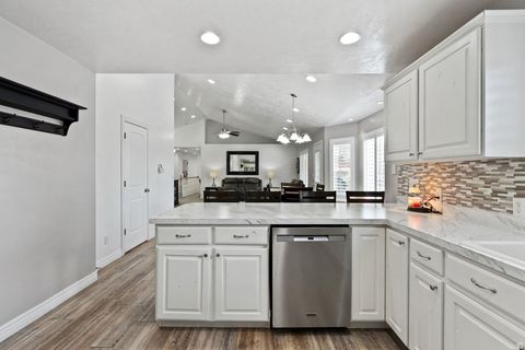 Tiny photo for 1096 S 350 E, Payson, UT 84651 (MLS # 2153365)