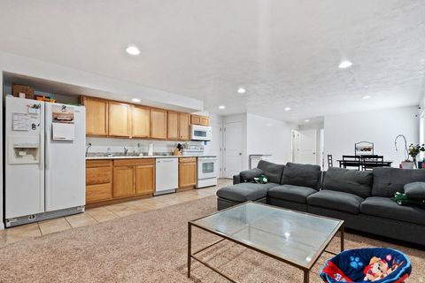 Tiny photo for 1096 S 350 E, Payson, UT 84651 (MLS # 2153365)