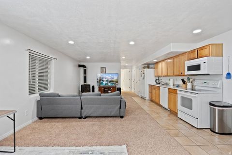 Tiny photo for 1096 S 350 E, Payson, UT 84651 (MLS # 2153365)