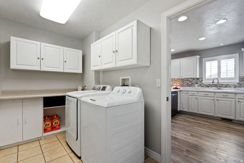 Tiny photo for 1096 S 350 E, Payson, UT 84651 (MLS # 2153365)