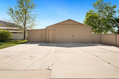 Tiny photo for 1096 S 350 E, Payson, UT 84651 (MLS # 2153365)