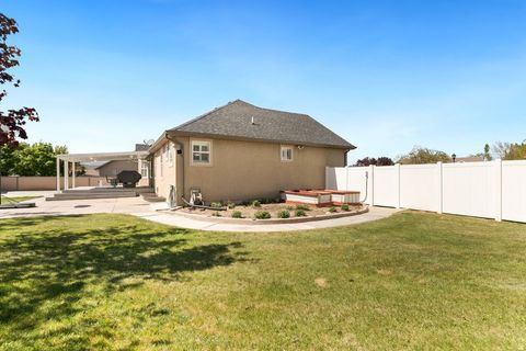 Tiny photo for 1096 S 350 E, Payson, UT 84651 (MLS # 2153365)