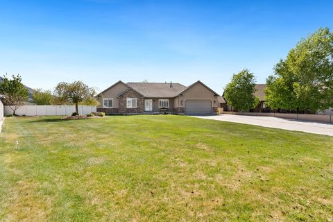 Tiny photo for 1096 S 350 E, Payson, UT 84651 (MLS # 2153365)