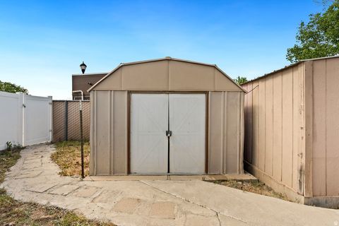 Tiny photo for 1096 S 350 E, Payson, UT 84651 (MLS # 2153365)