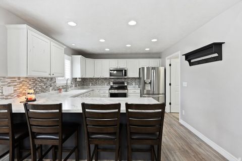 Tiny photo for 1096 S 350 E, Payson, UT 84651 (MLS # 2153365)