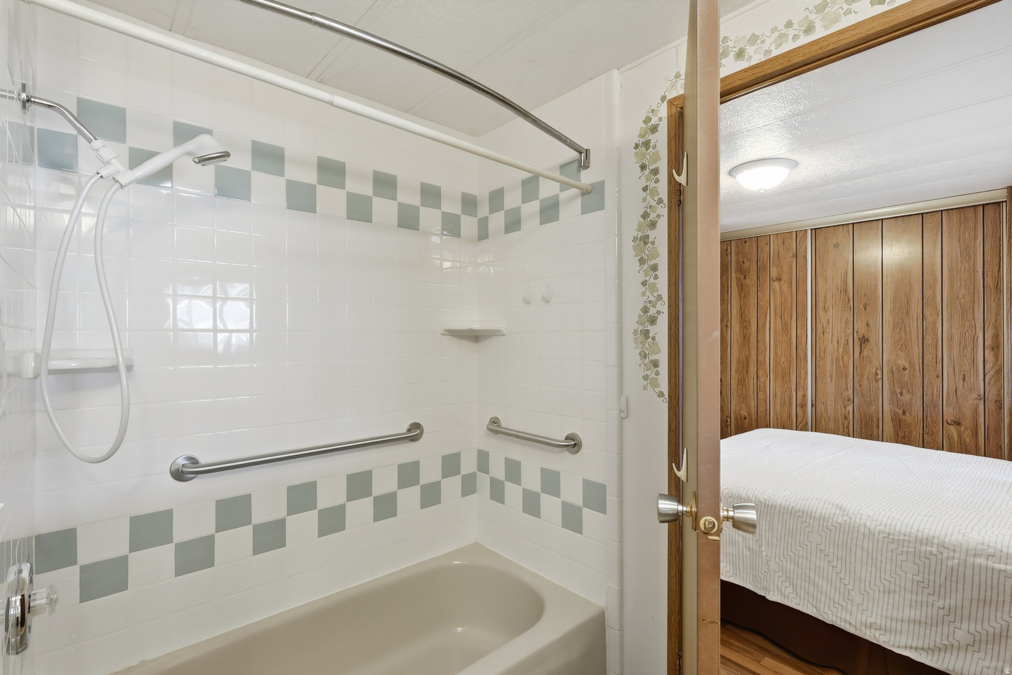 MONTE VISTA - Residential