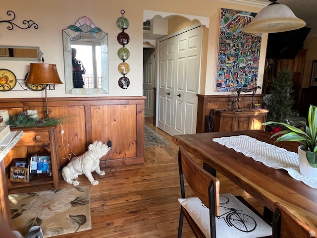 SWISS OAKS CONDOMINIUMS - Residential