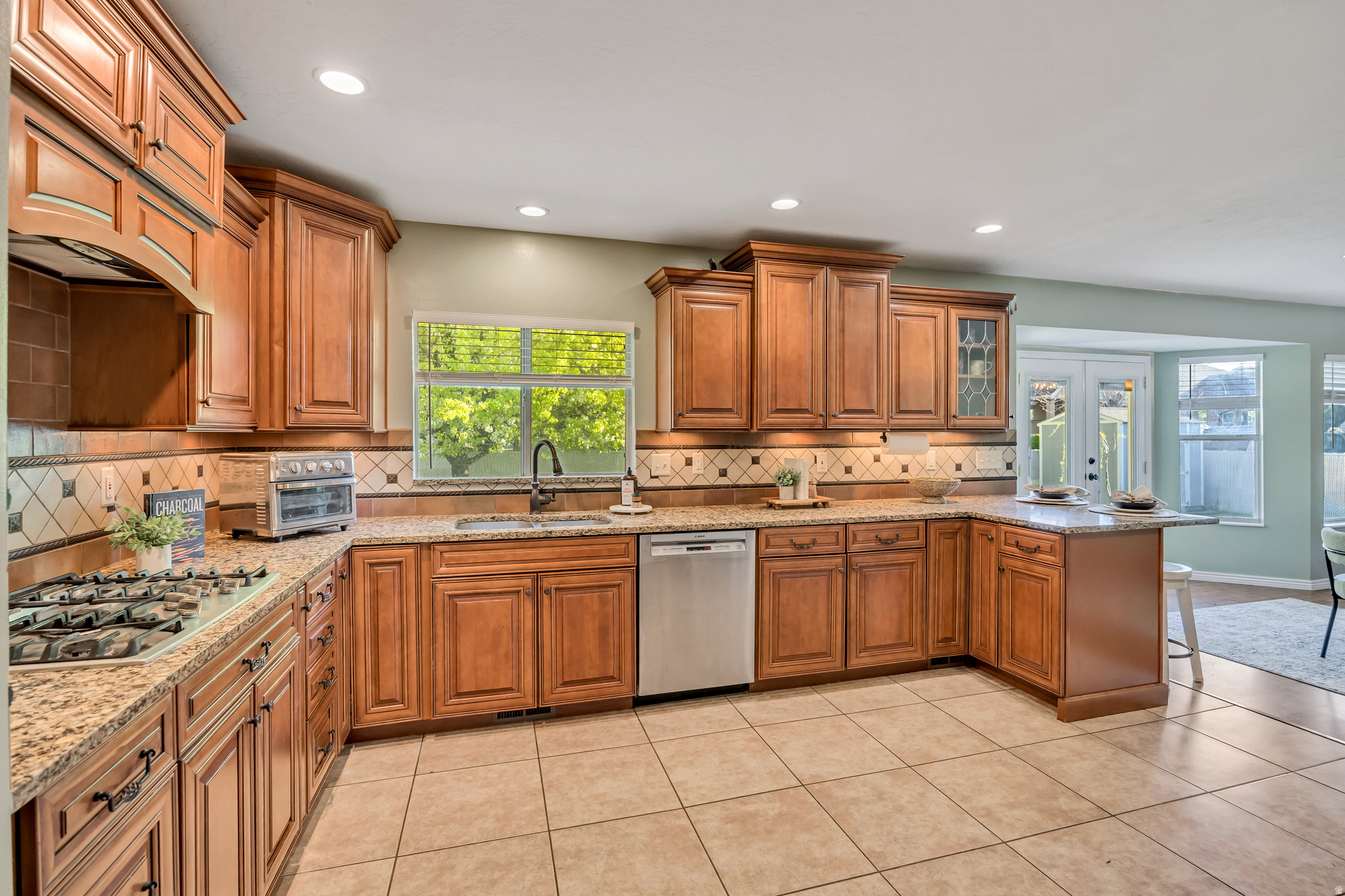 MEADOWLANDS - Residential