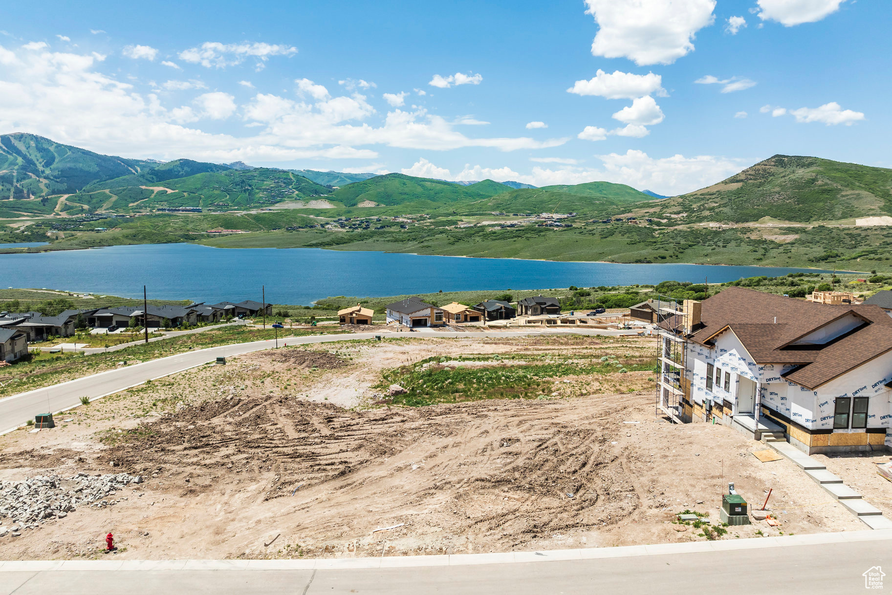 LAKEVIEW ESTATES - Residential