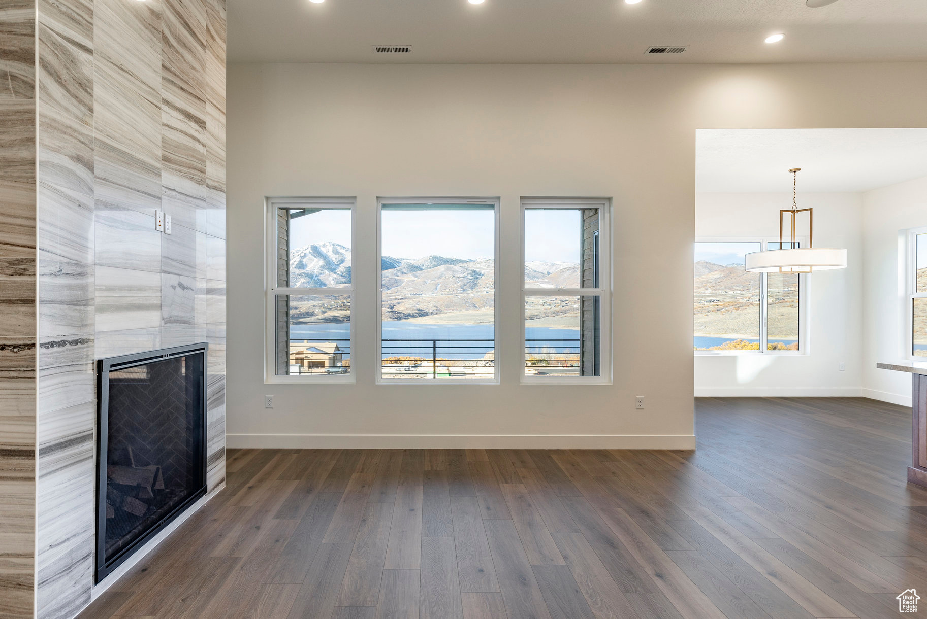 LAKEVIEW ESTATES - Residential