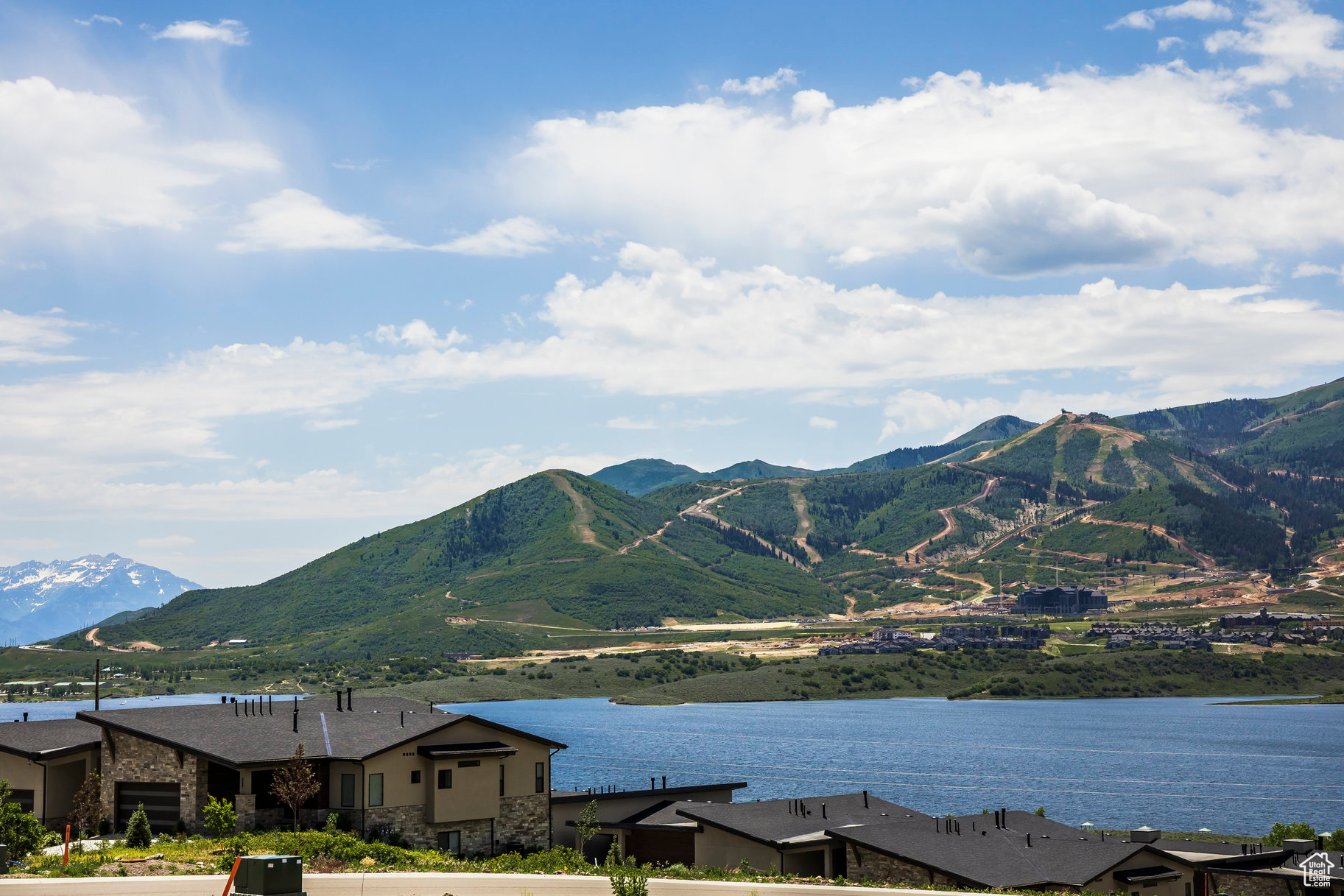 LAKEVIEW ESTATES - Residential