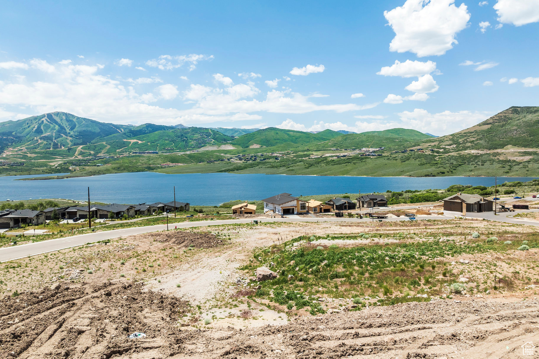 LAKEVIEW ESTATES - Residential