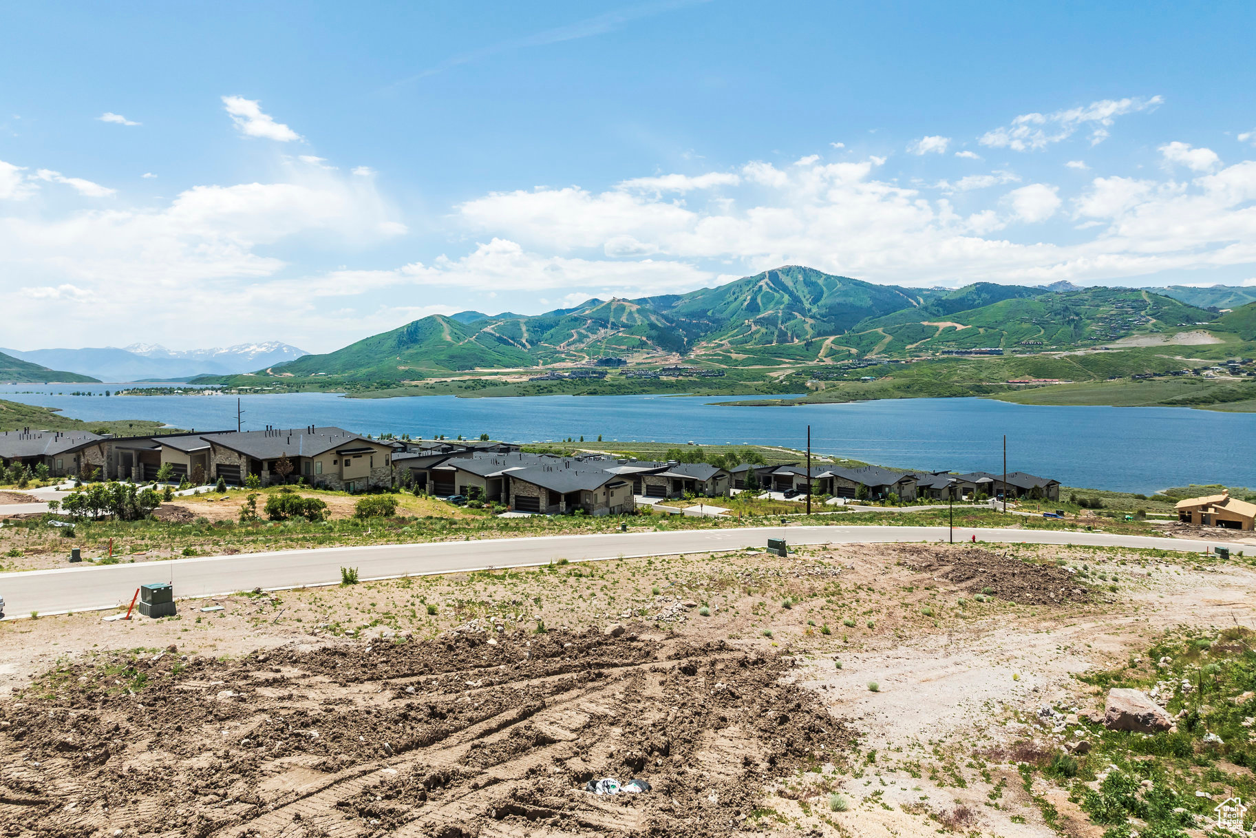 LAKEVIEW ESTATES - Residential