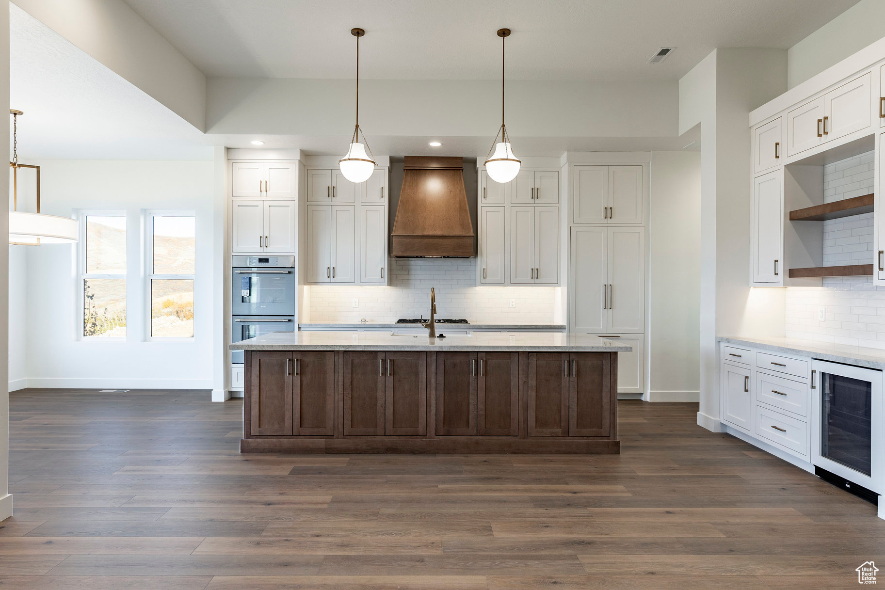 LAKEVIEW ESTATES - Residential