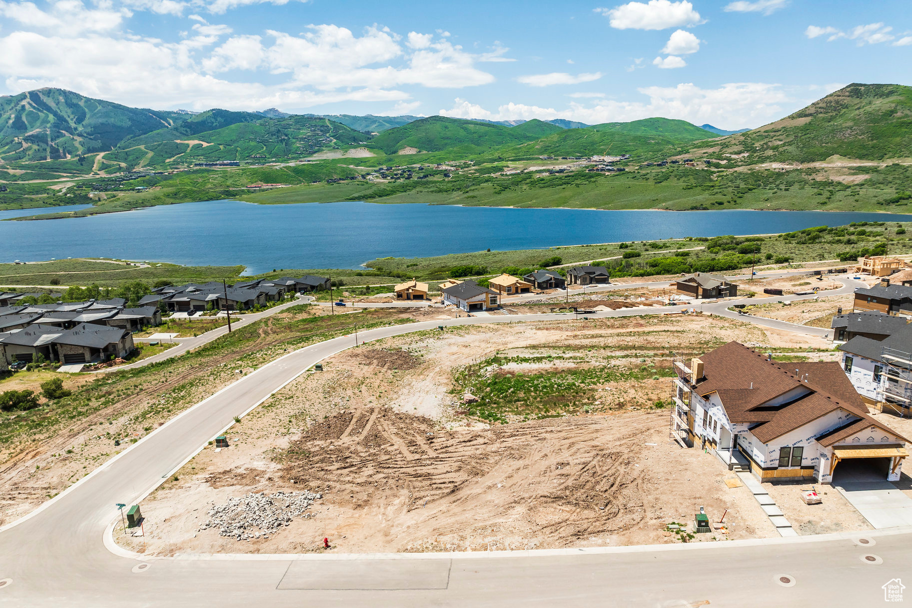 LAKEVIEW ESTATES - Residential