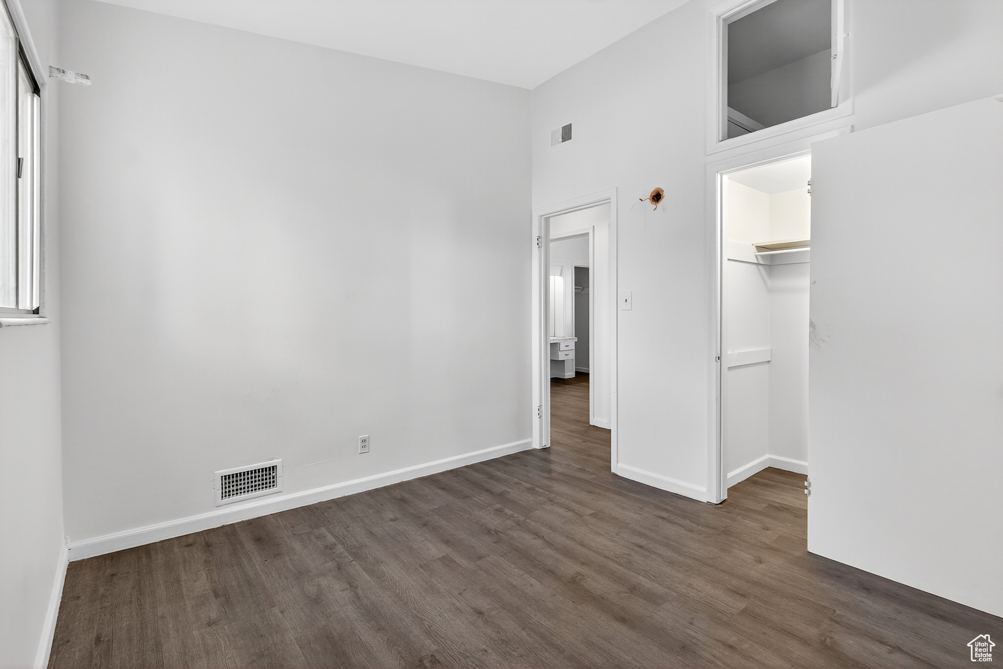 ALLEY ABUTTI - Residential