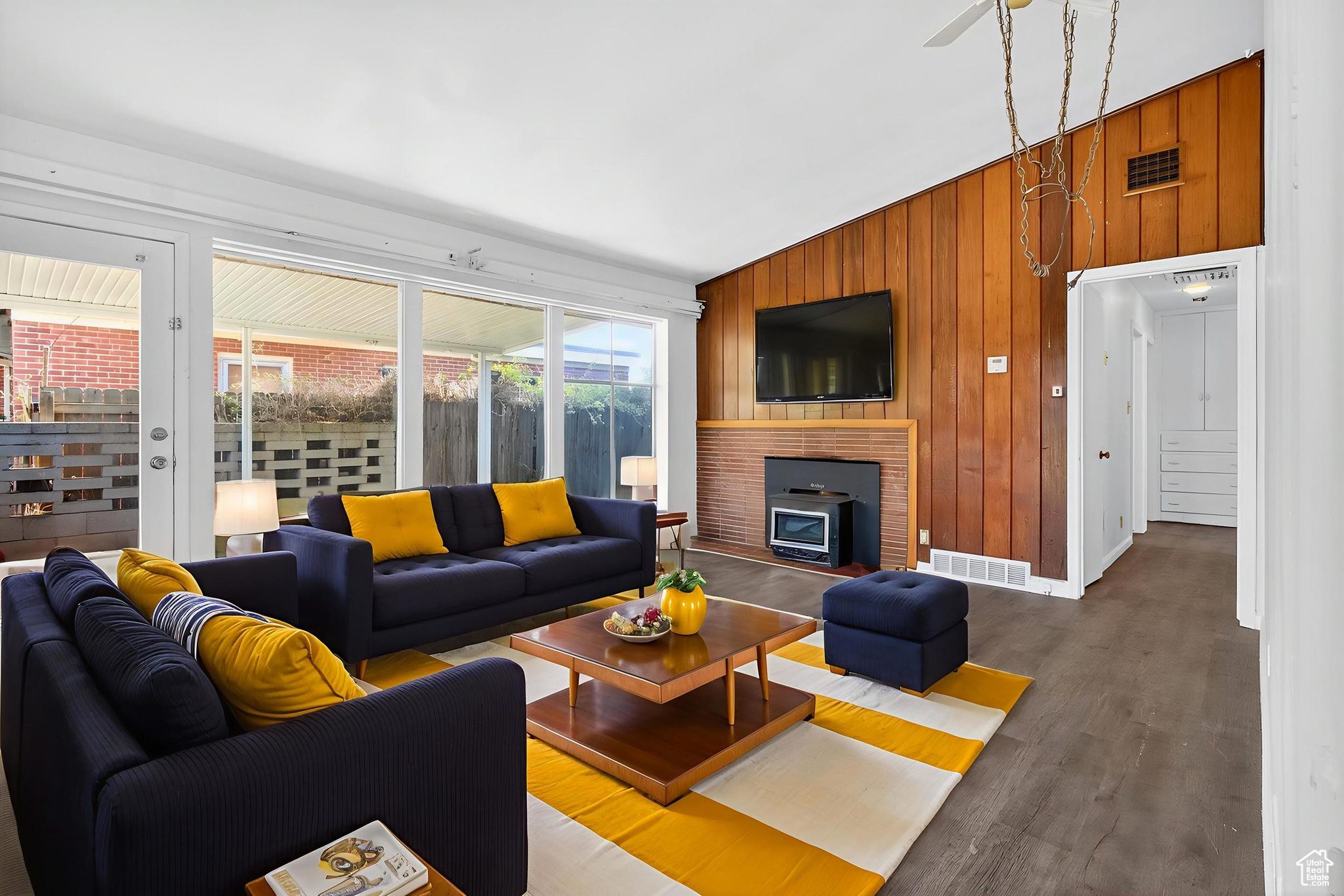 ALLEY ABUTTI - Residential