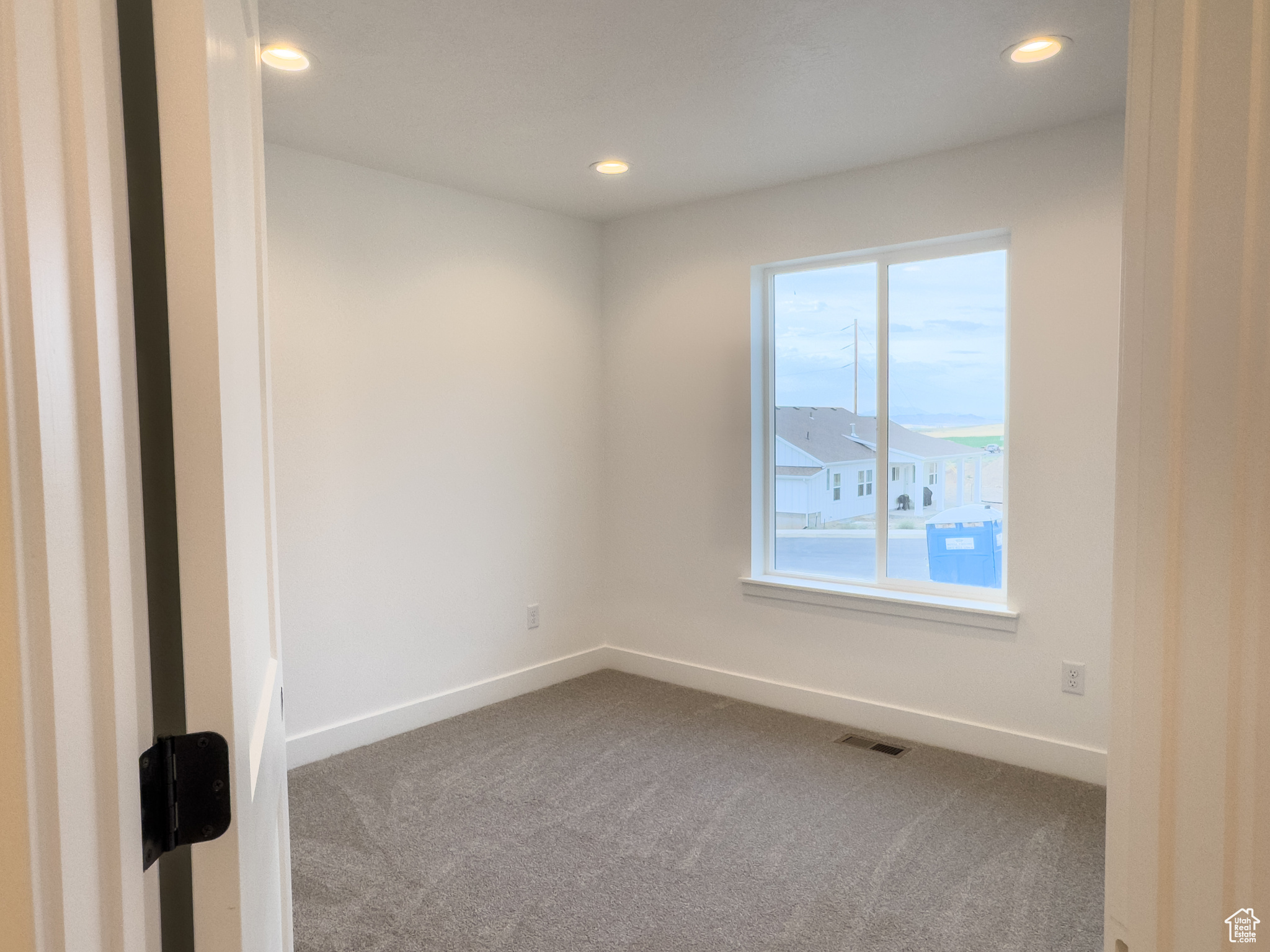 ESTATES SUBD - Residential