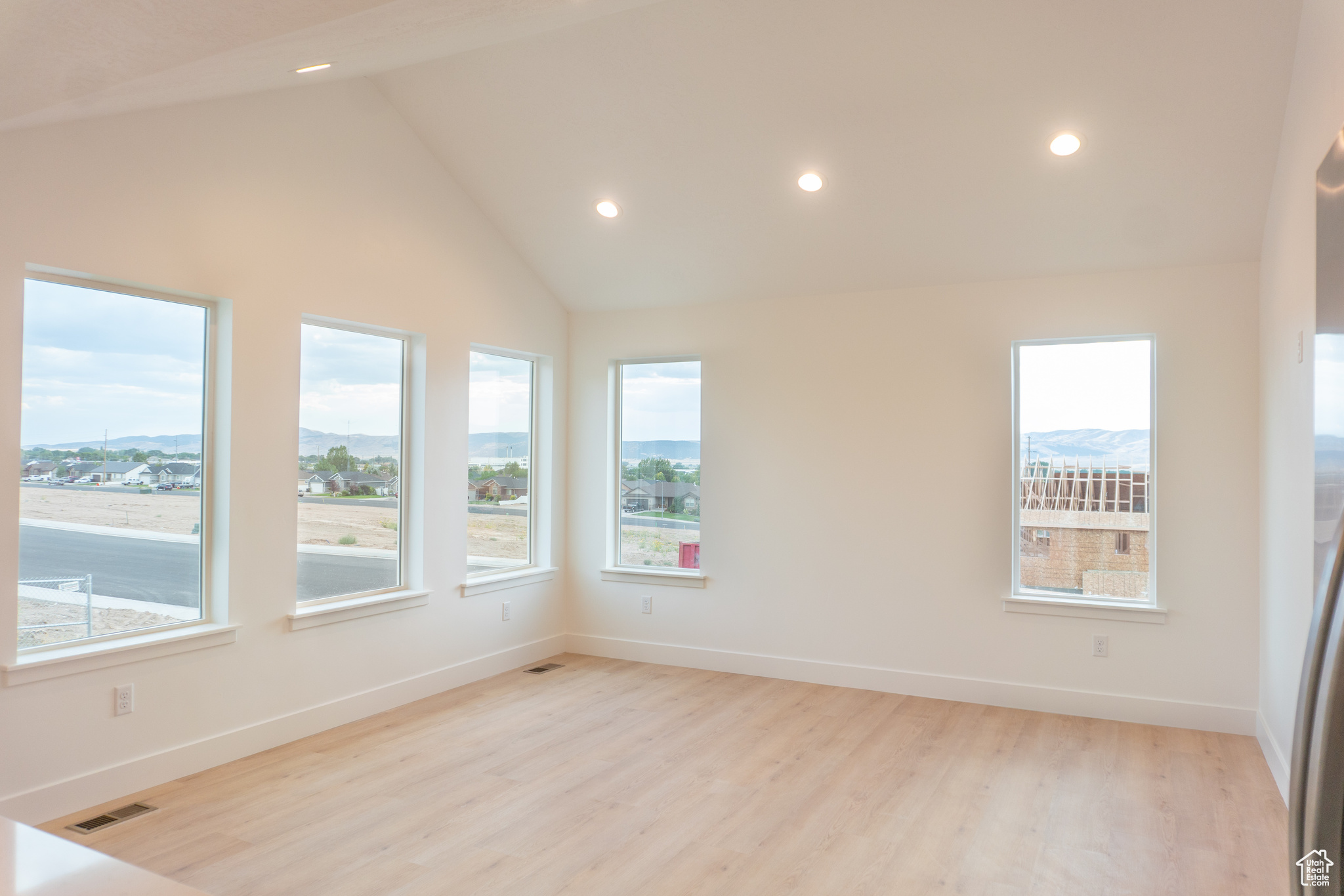 ESTATES SUBD - Residential
