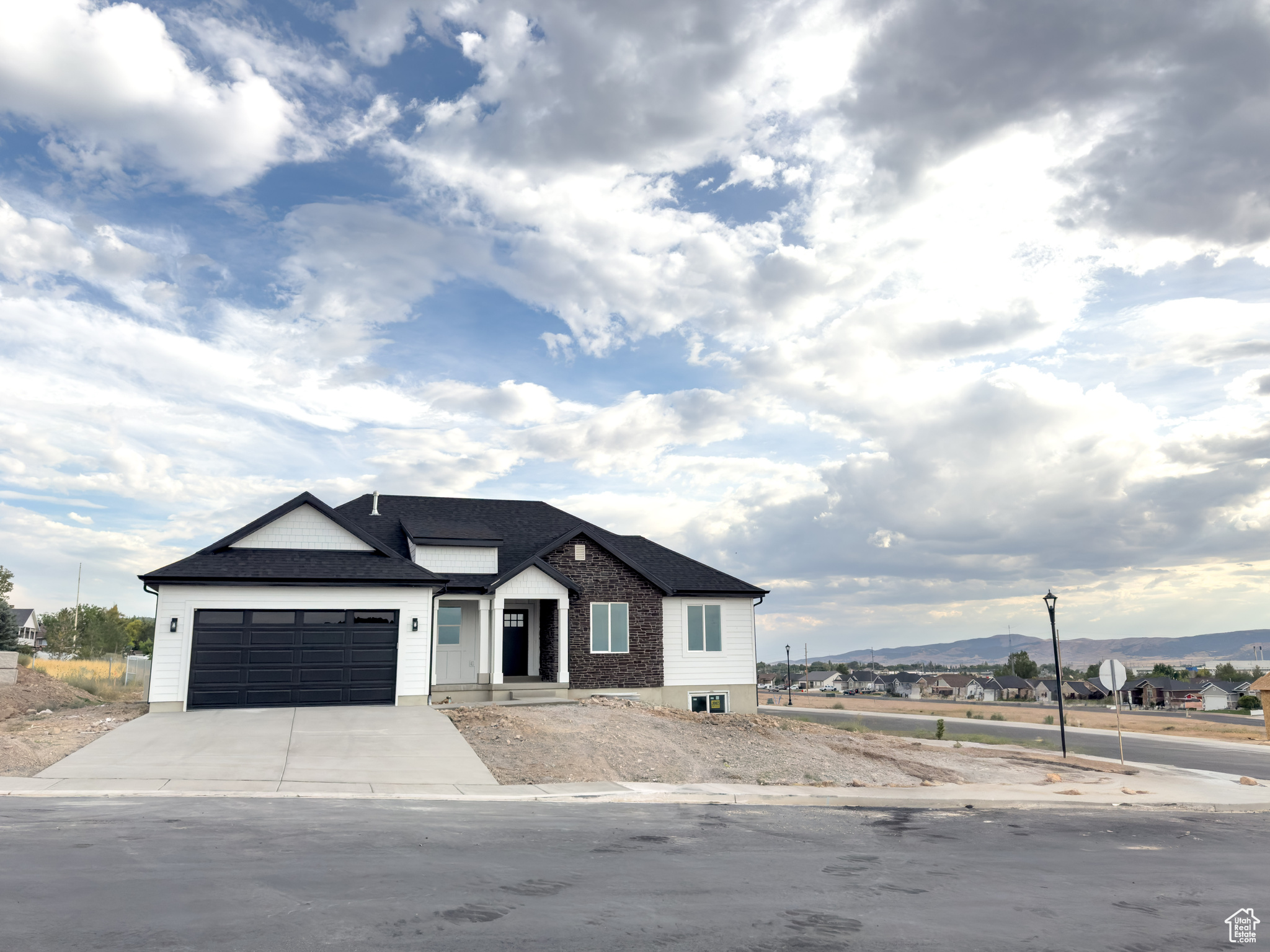 ESTATES SUBD - Residential