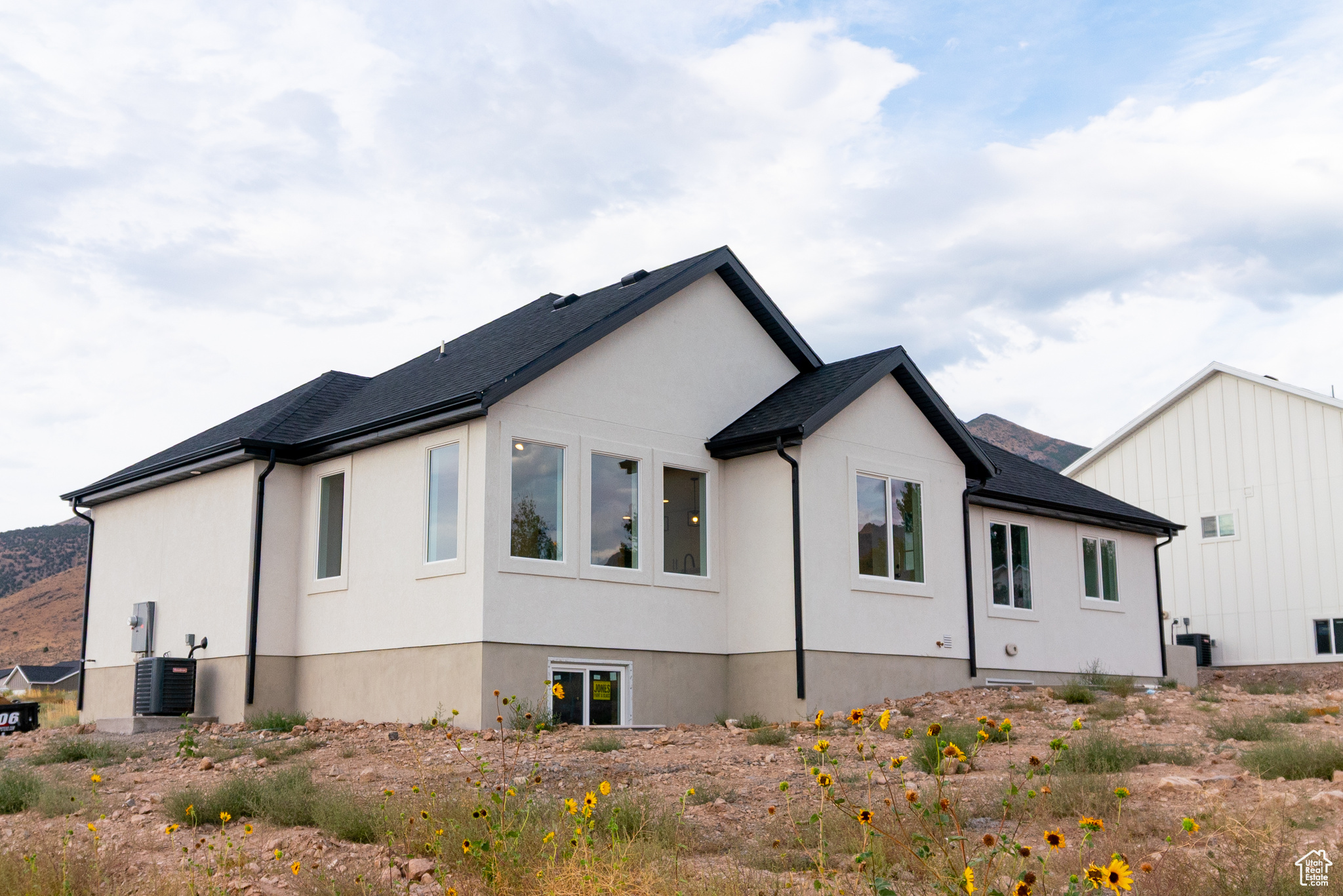 ESTATES SUBD - Residential