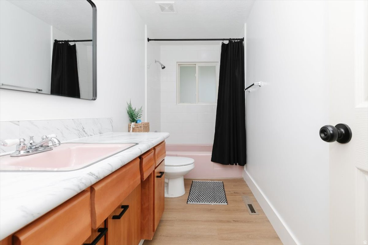 GOLF COURSE SUBD - Residential