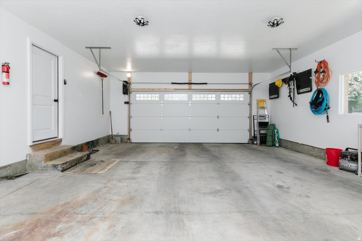 GOLF COURSE SUBD - Residential