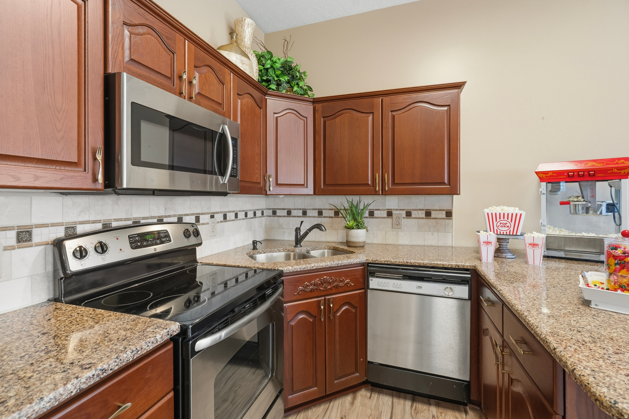 BARTON WOODS - Residential