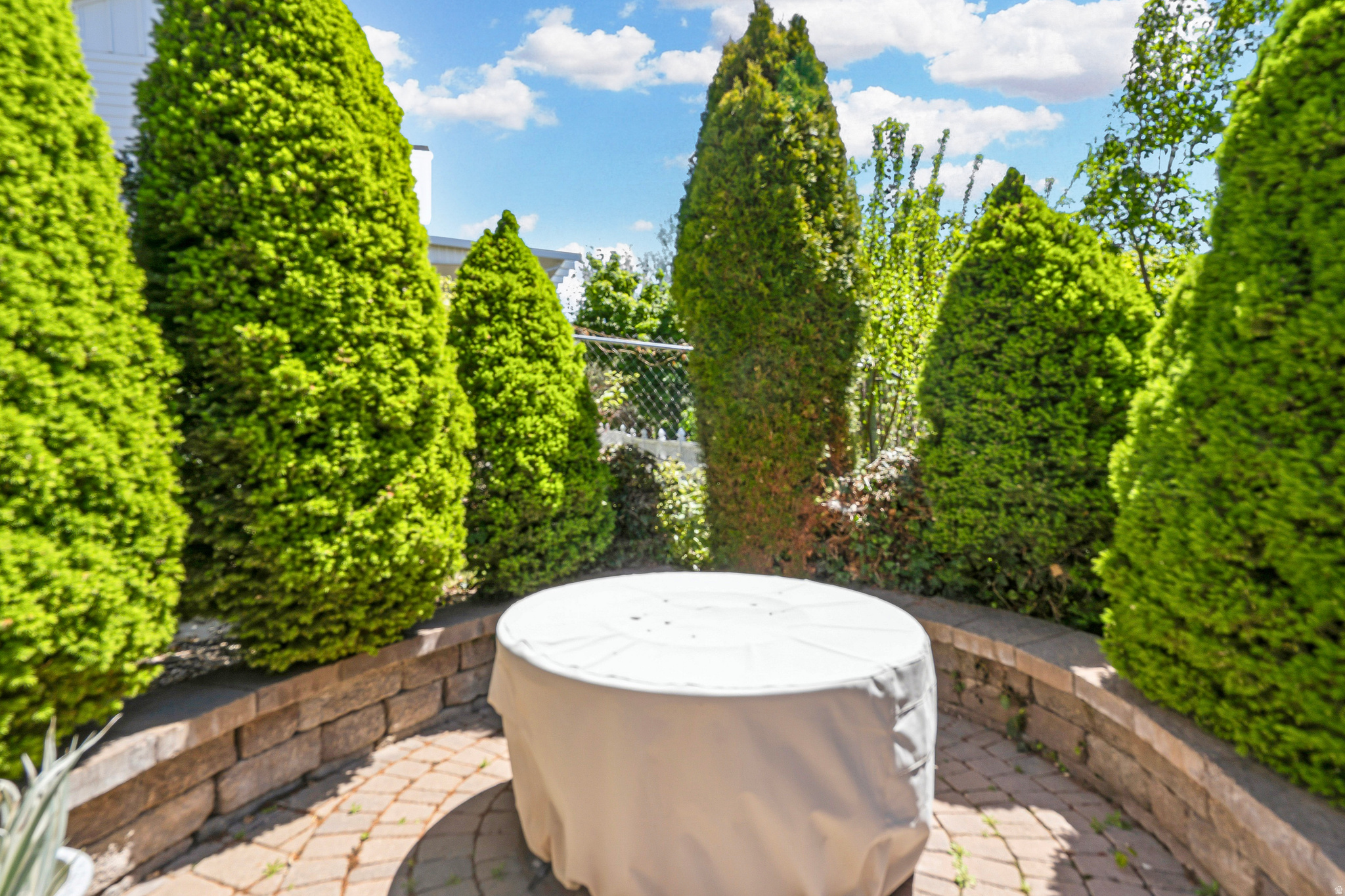 BARTON WOODS - Residential