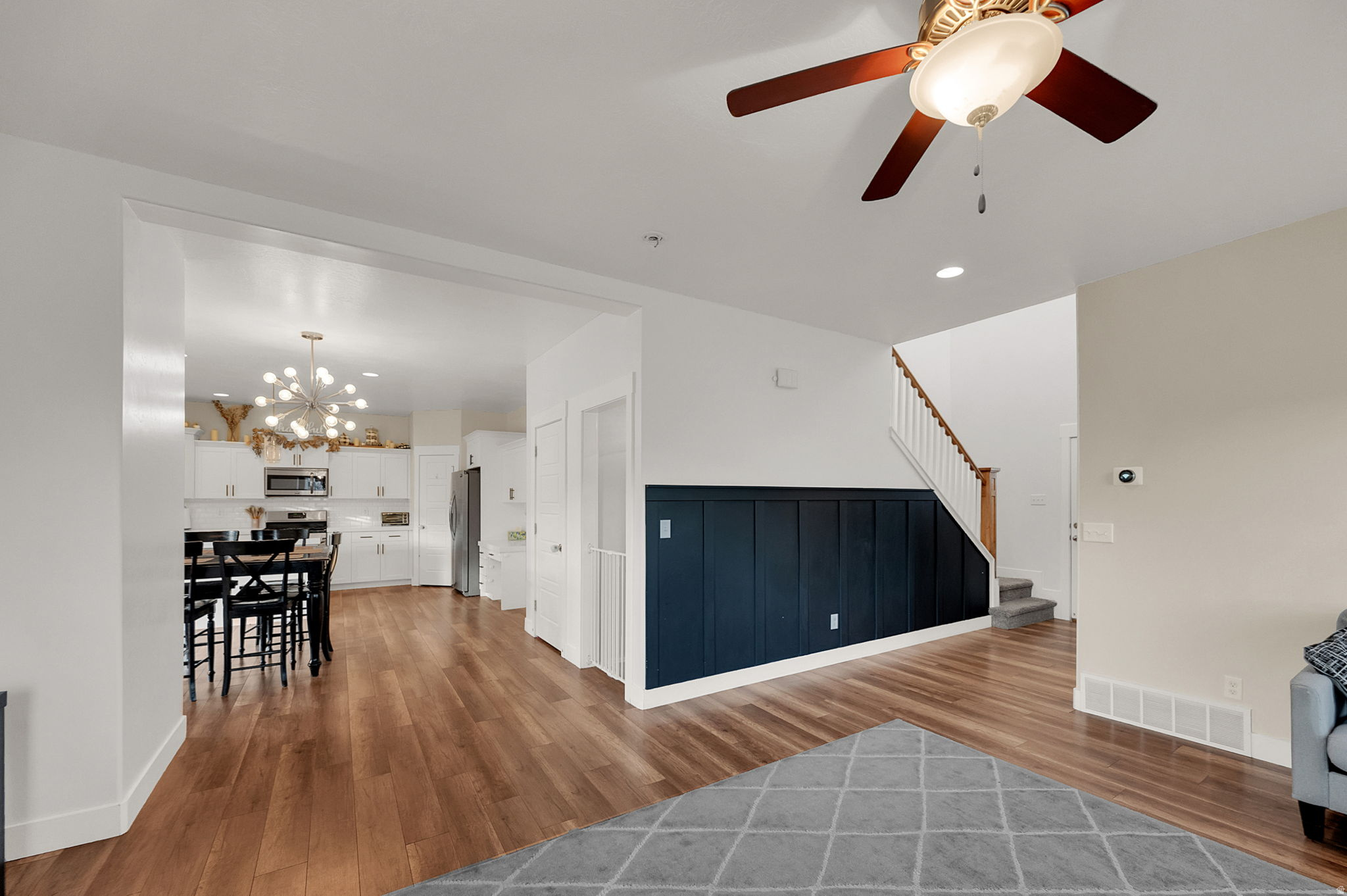 SILVER LAKE - Residential