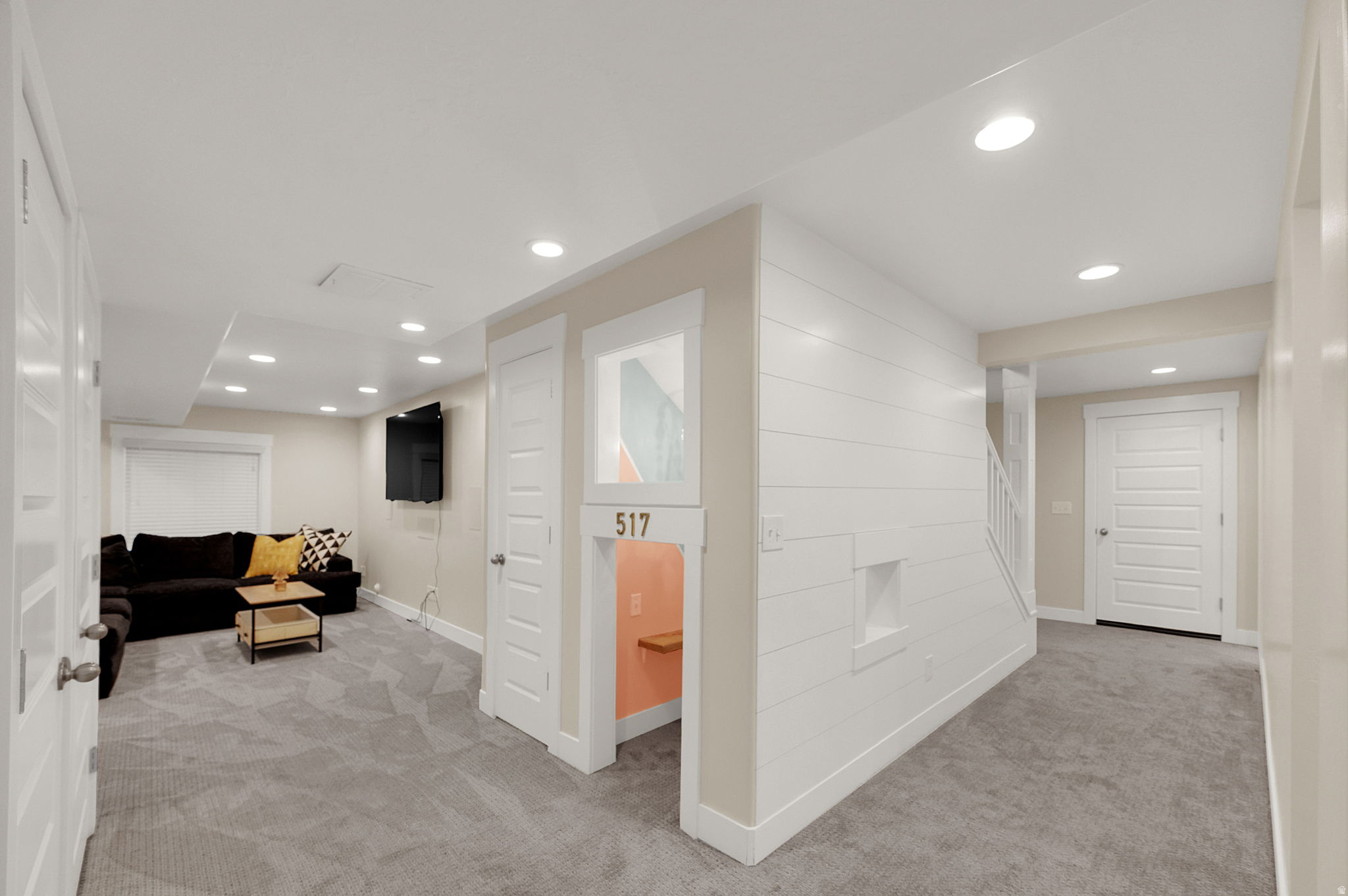 SILVER LAKE - Residential