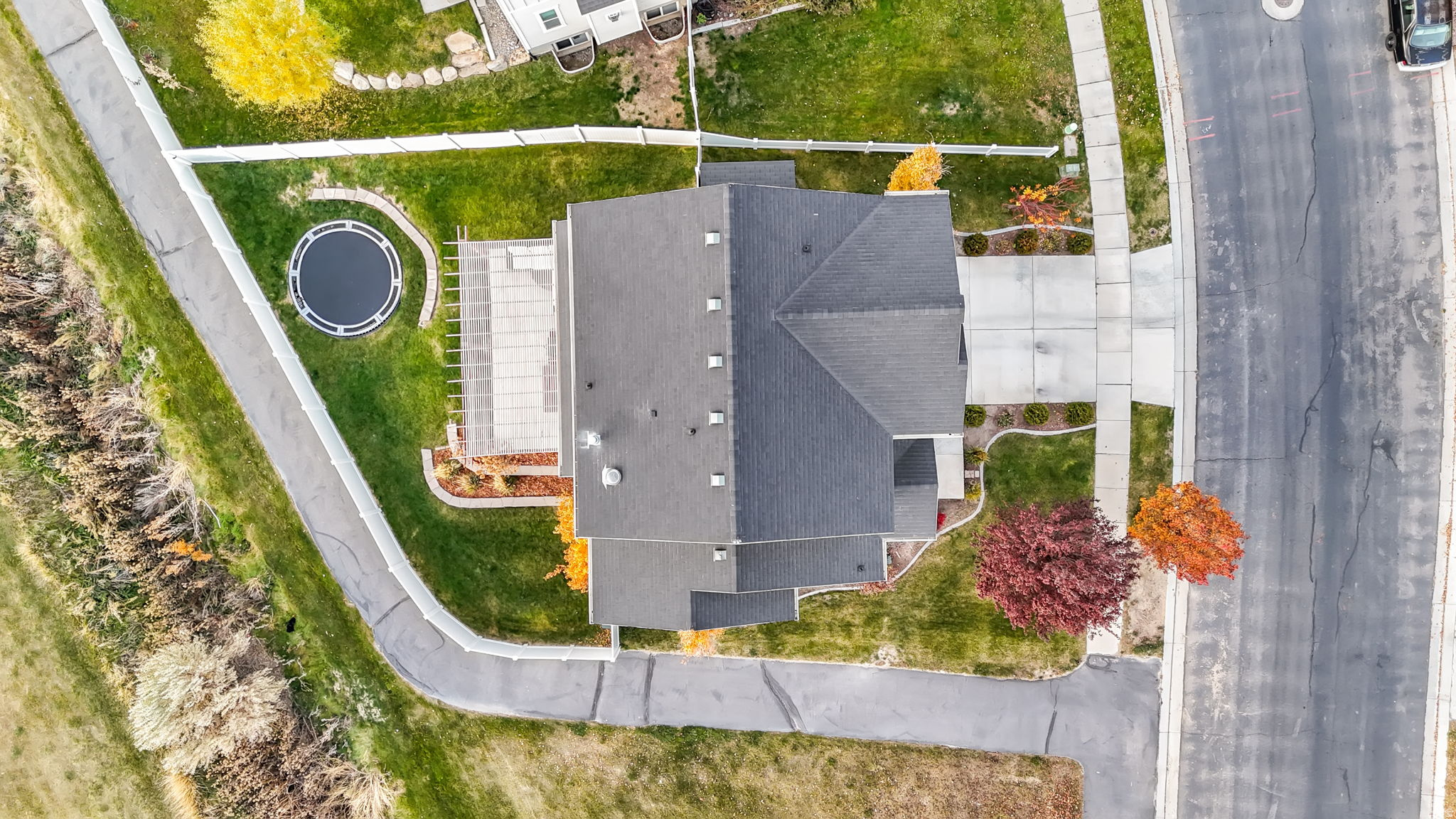 SILVER LAKE - Residential