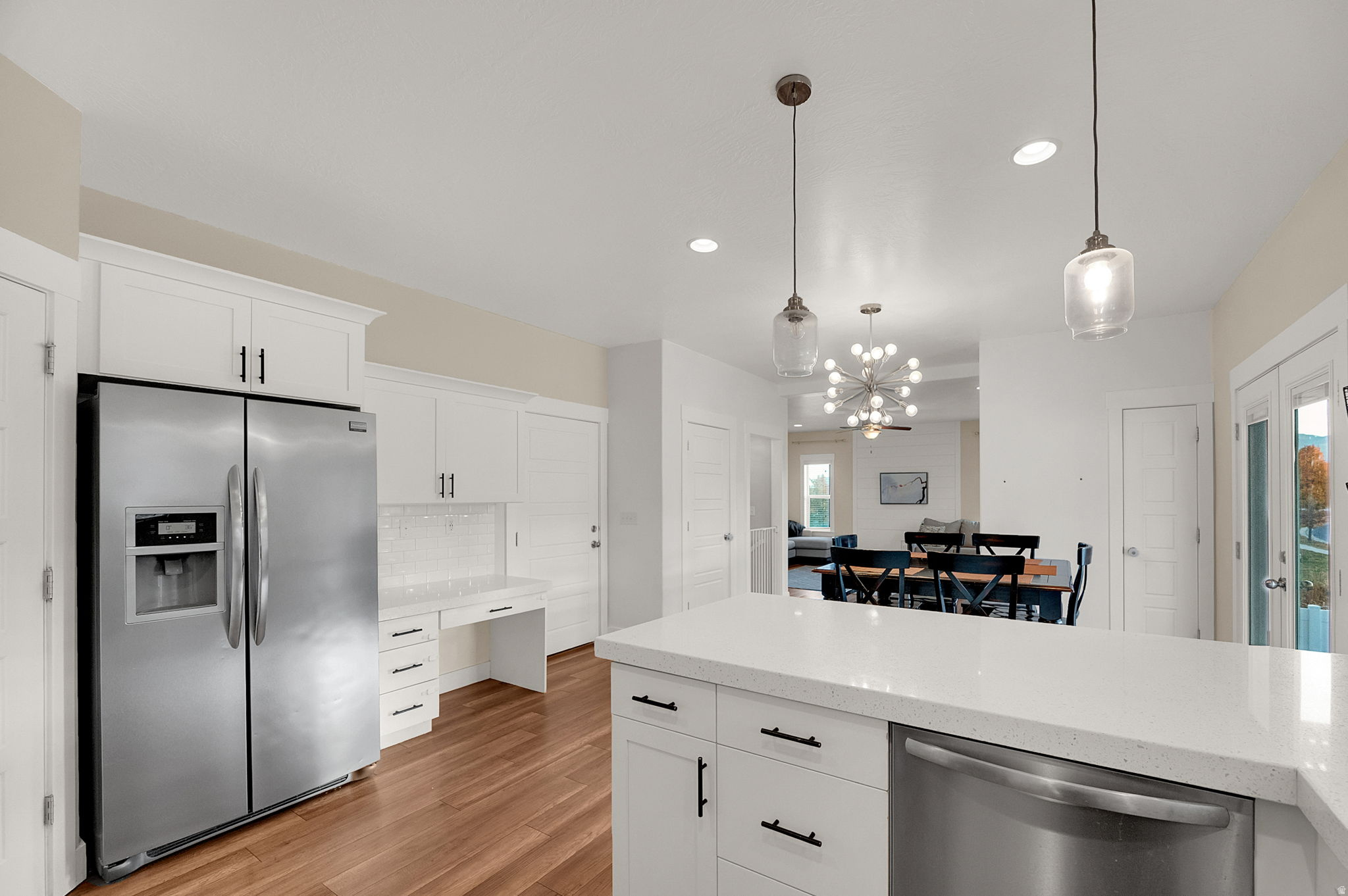 SILVER LAKE - Residential