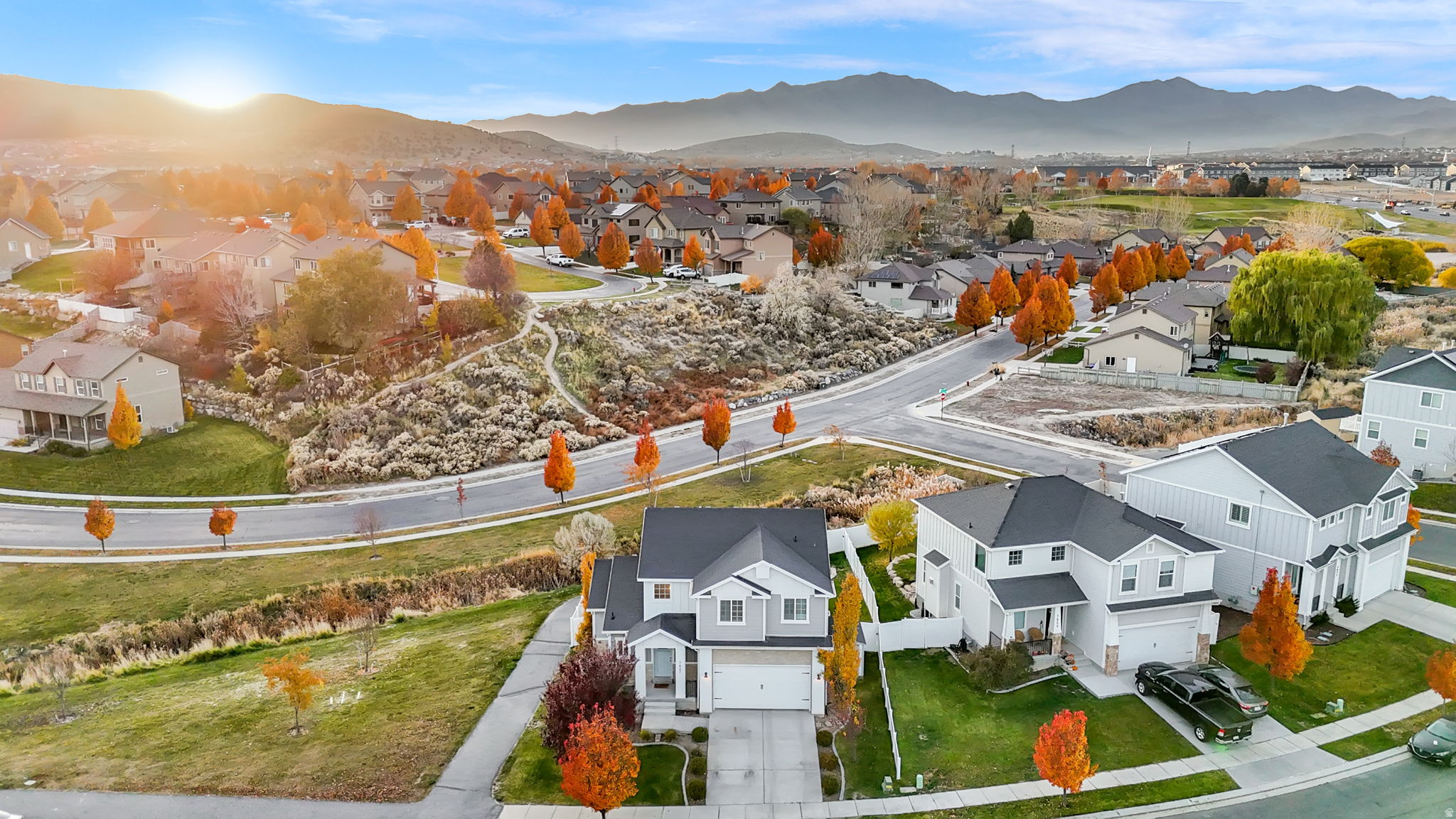 SILVER LAKE - Residential