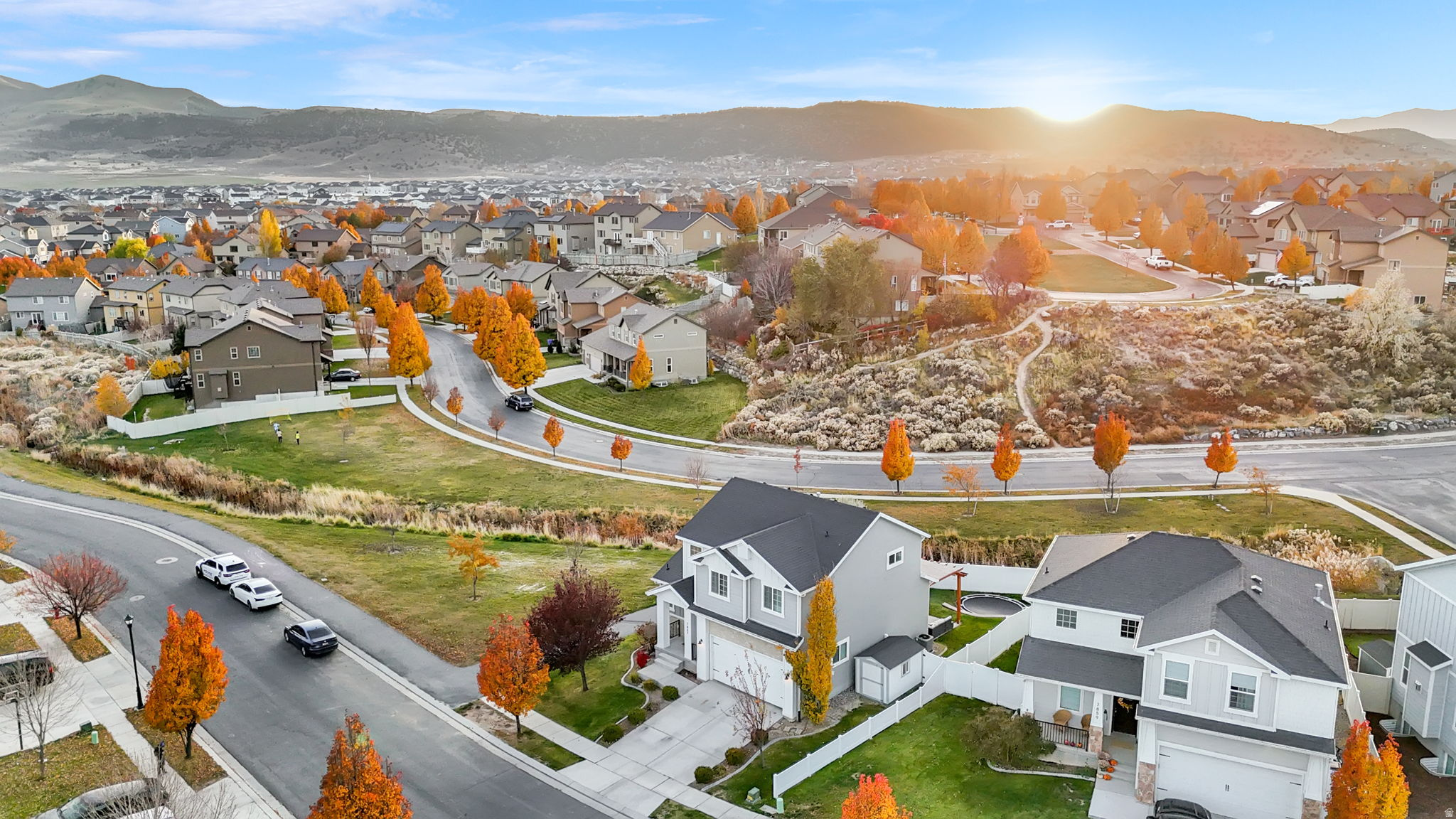 SILVER LAKE - Residential