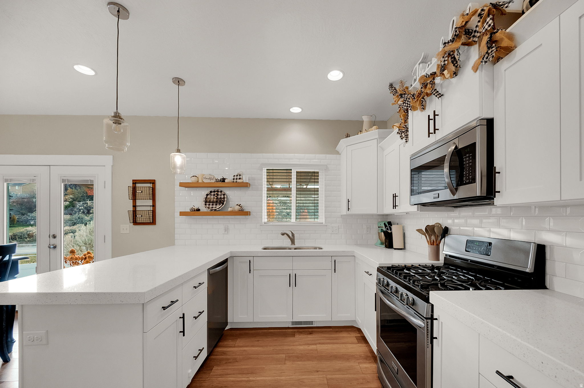 SILVER LAKE - Residential