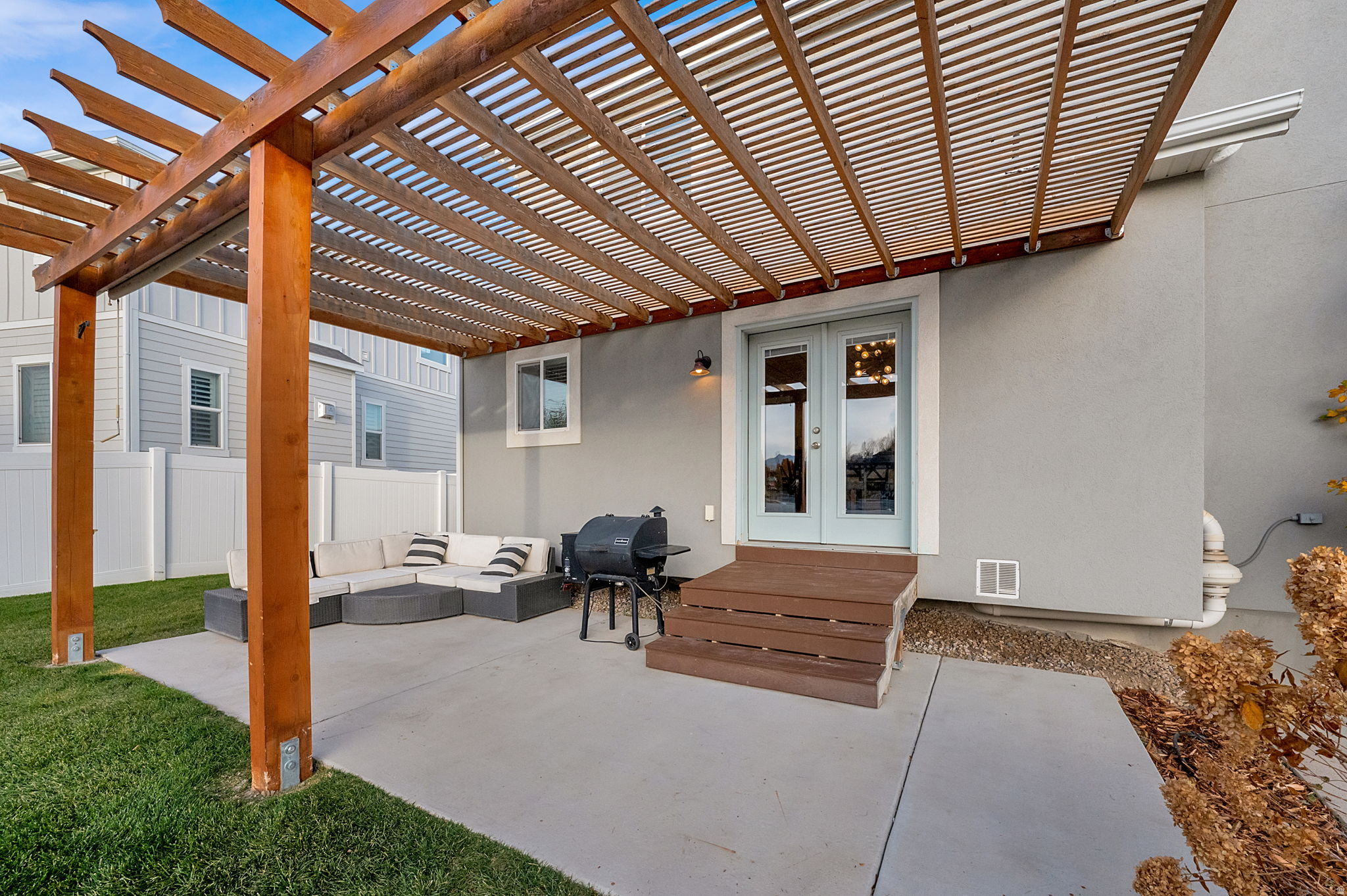 SILVER LAKE - Residential