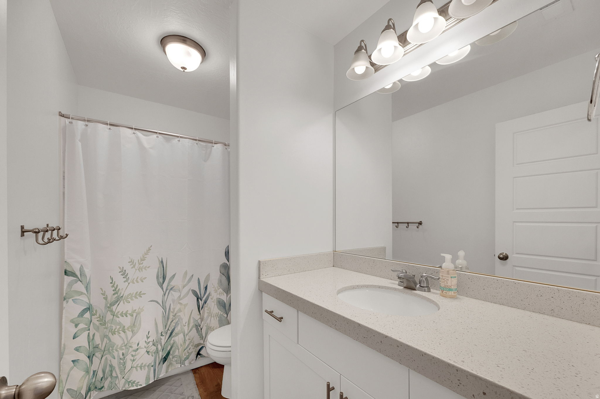 SILVER LAKE - Residential