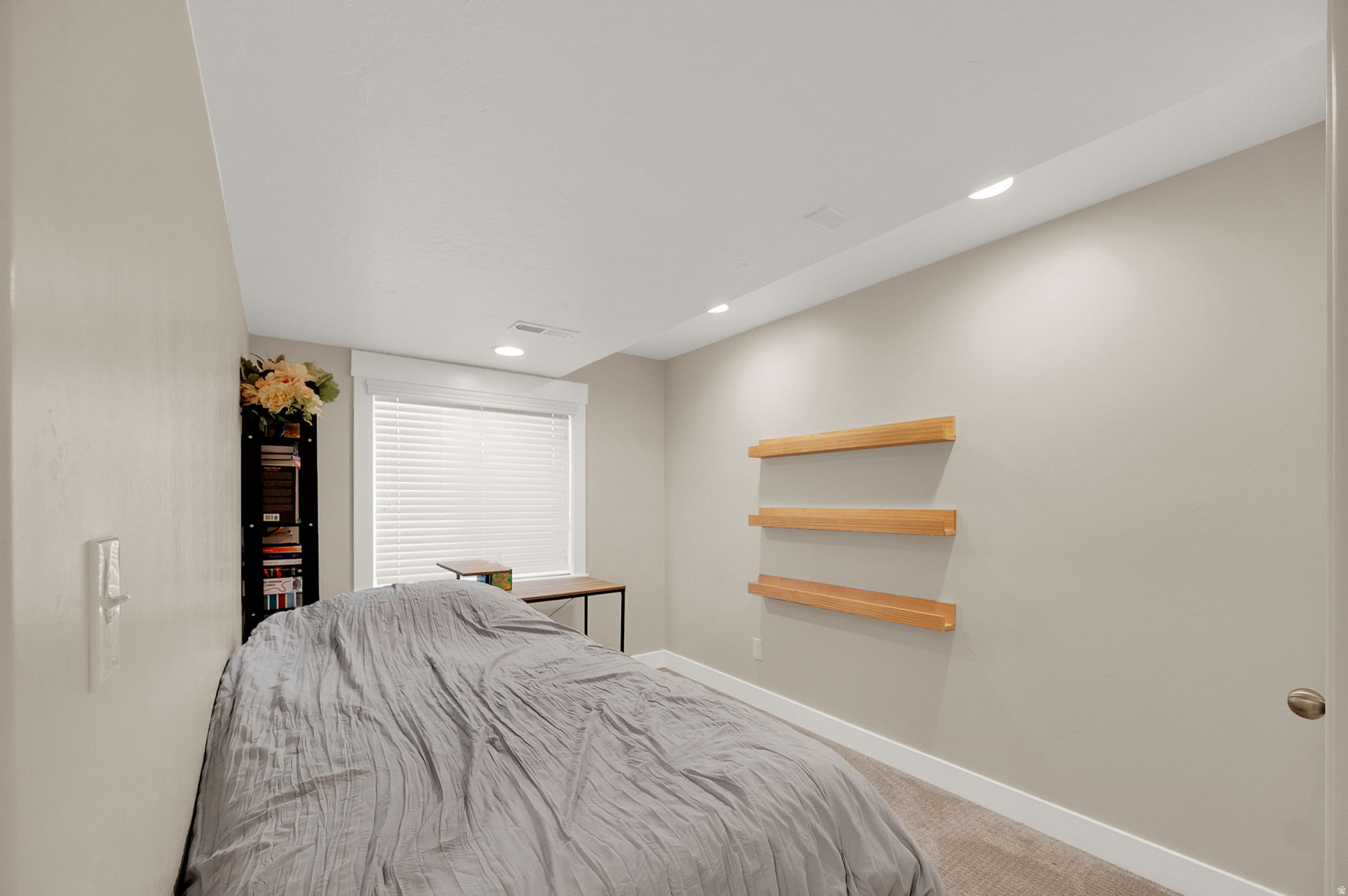 SILVER LAKE - Residential