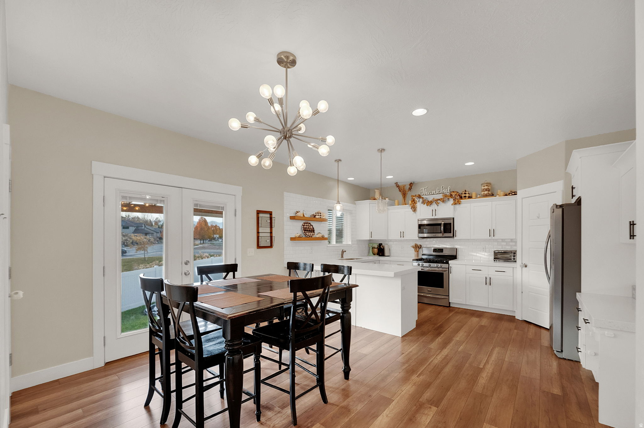 SILVER LAKE - Residential